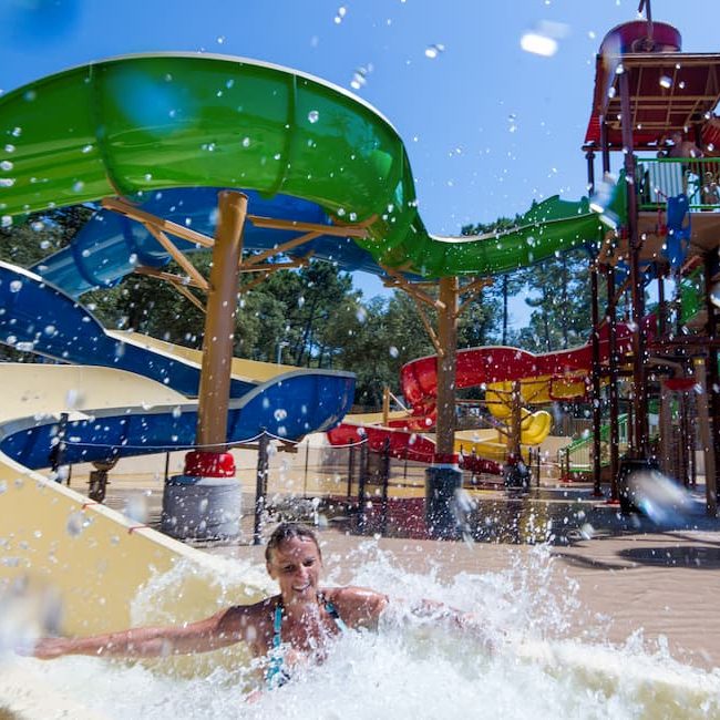 Gironde campsite with water park and slides at the Côte d'Argent campsite