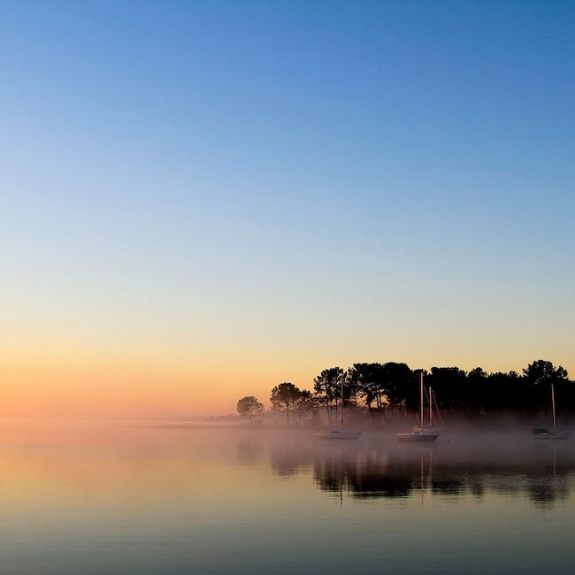 Lake Hourtin at dawn