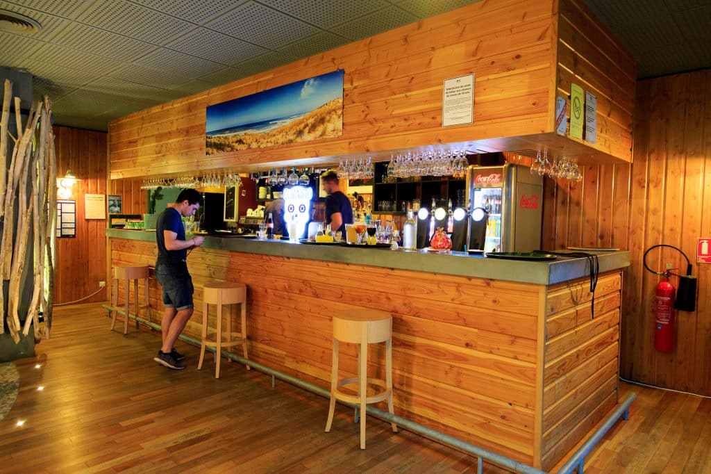 service bar 1024x682 1