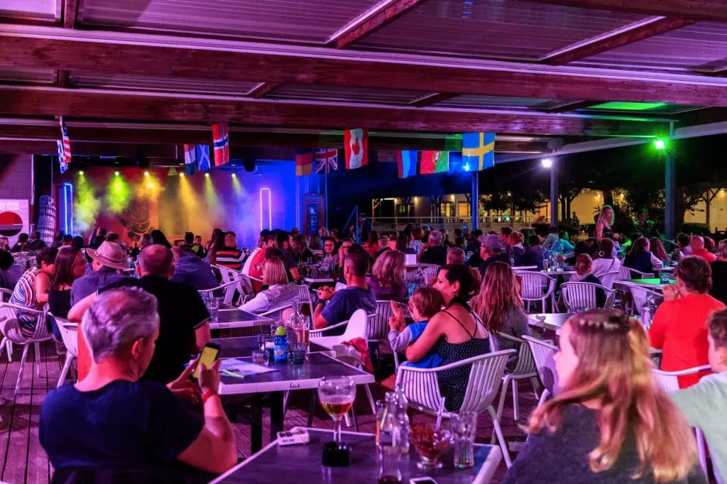 Services 3 service terrasse resto 1024x682 1